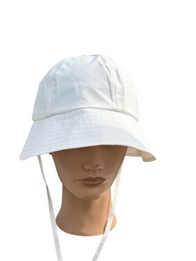 NWT SUKEEN white unisex vented bucket fisherman’s hat with chin strap
